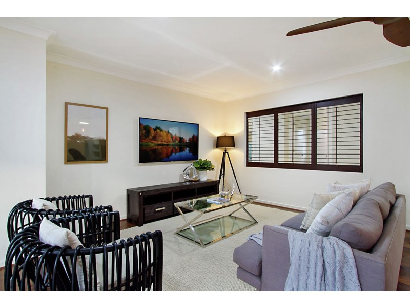 81 Wunburra Circle, Pacific Pines QLD 4211