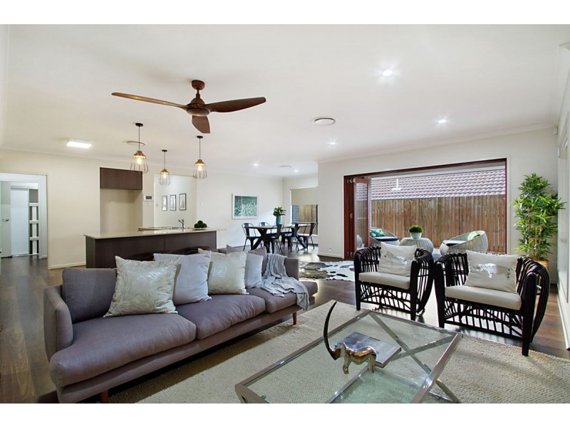 81 Wunburra Circle, Pacific Pines QLD 4211