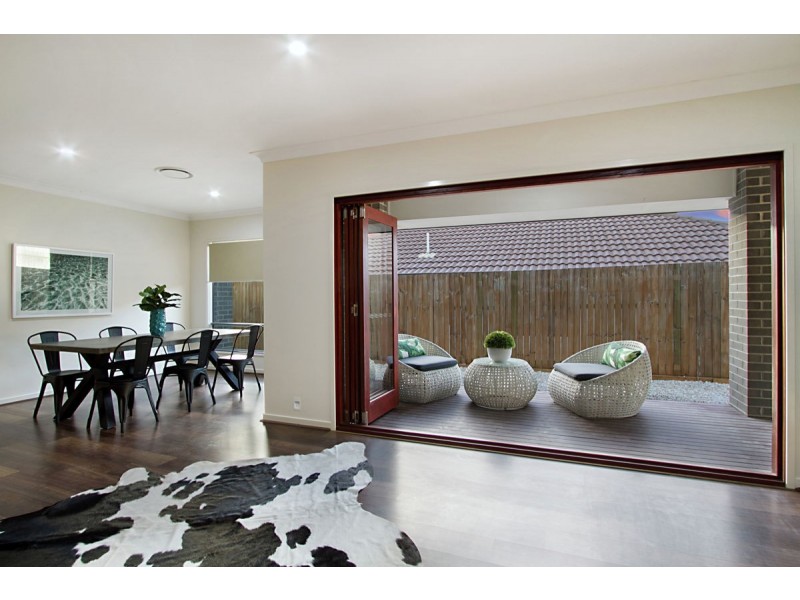 81 Wunburra Circle, Pacific Pines QLD 4211