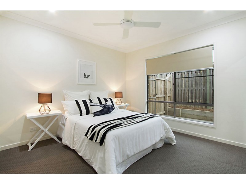 81 Wunburra Circle, Pacific Pines QLD 4211