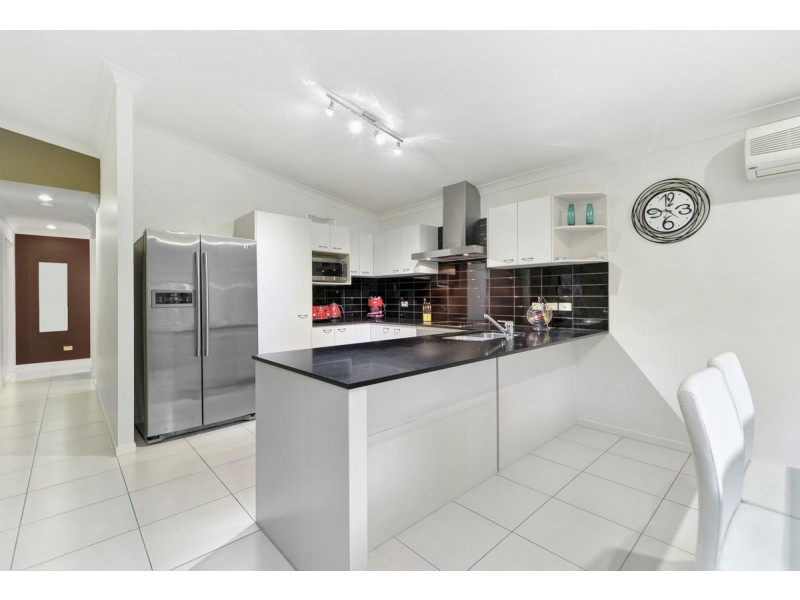 2/20 Cabriolet Court, Upper Coomera QLD 4209