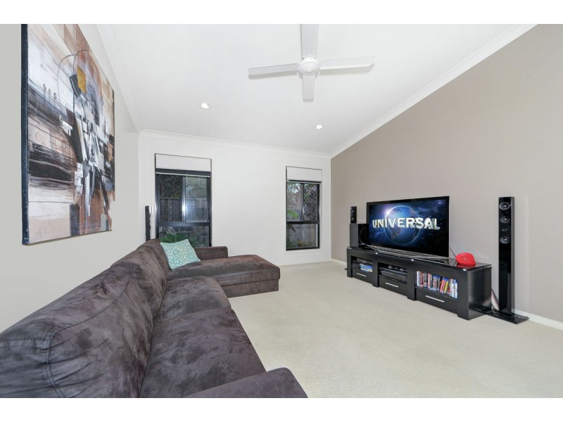 2/20 Cabriolet Court, Upper Coomera QLD 4209