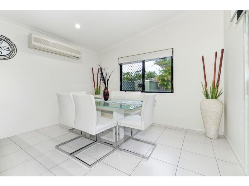 2/20 Cabriolet Court, Upper Coomera QLD 4209