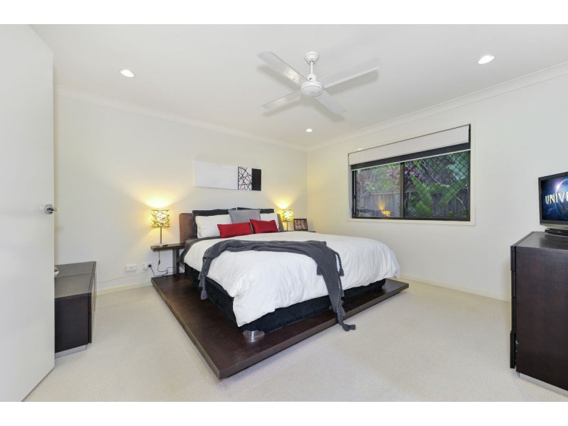 2/20 Cabriolet Court, Upper Coomera QLD 4209