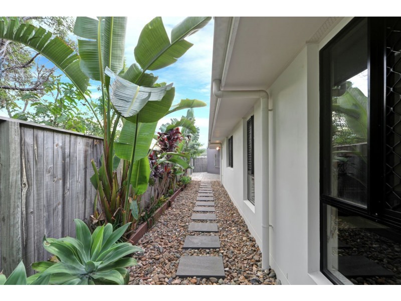 2/20 Cabriolet Court, Upper Coomera QLD 4209