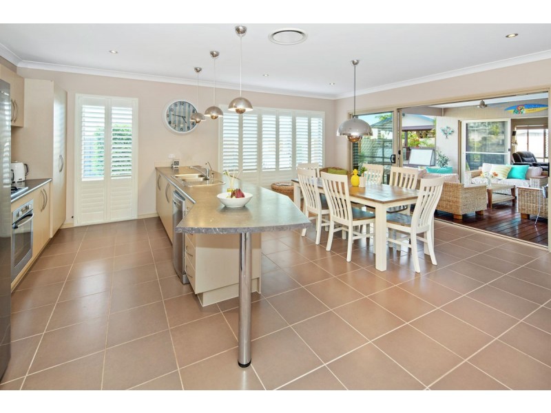 8 Vasey Court, Upper Coomera QLD 4209