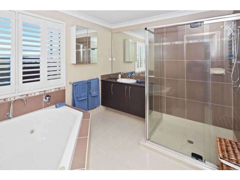 8 Vasey Court, Upper Coomera QLD 4209