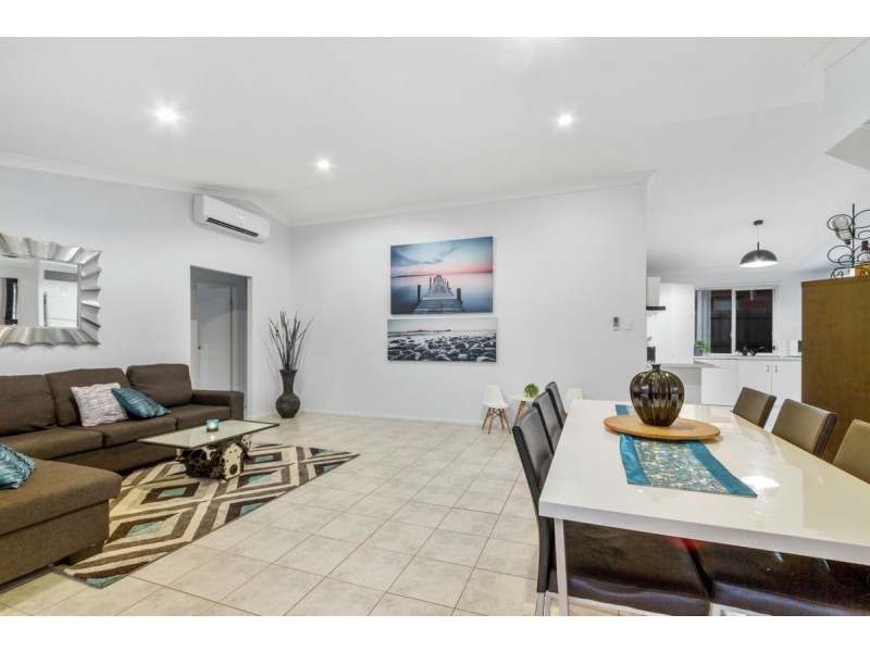 2 Nicola Way, Upper Coomera QLD 4209