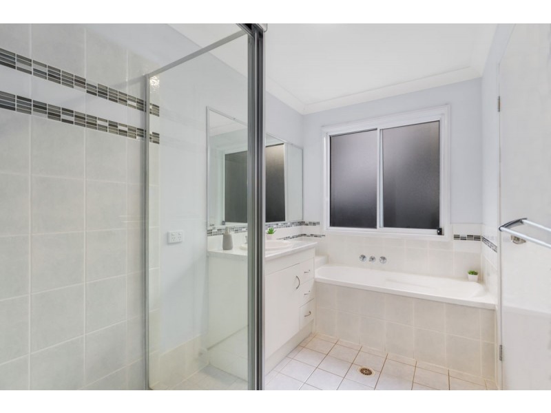 2 Nicola Way, Upper Coomera QLD 4209