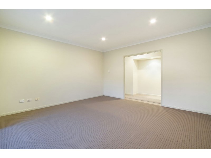 9 Starush Court, Upper Coomera QLD 4209