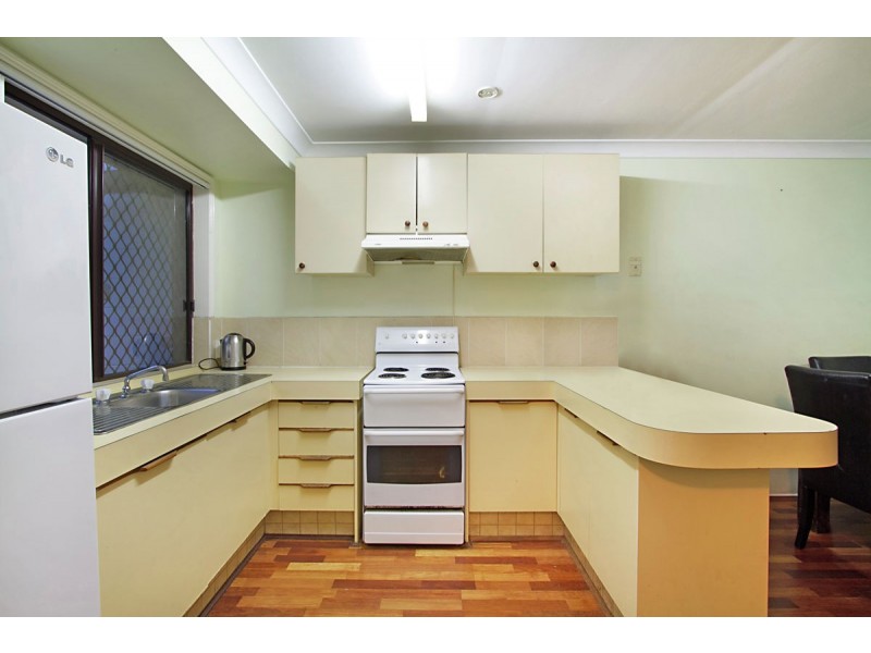 1/14 Burwood Court, Labrador QLD 4215