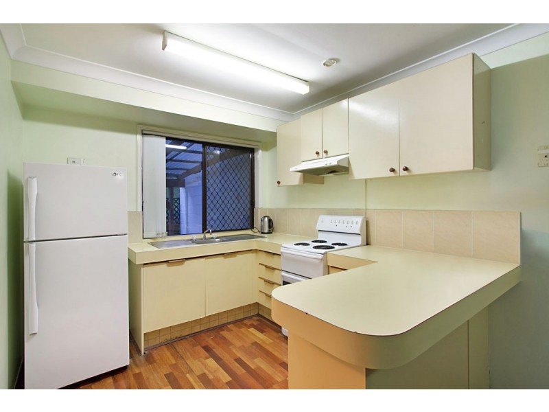 1/14 Burwood Court, Labrador QLD 4215