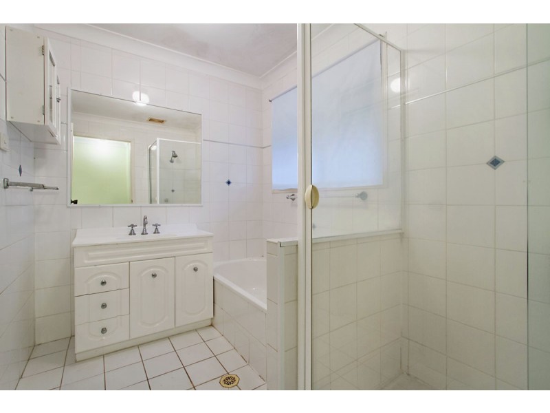 1/14 Burwood Court, Labrador QLD 4215