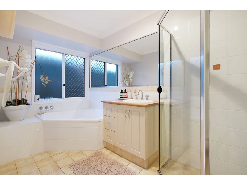 15 River Meadows Dr, Upper Coomera QLD 4209