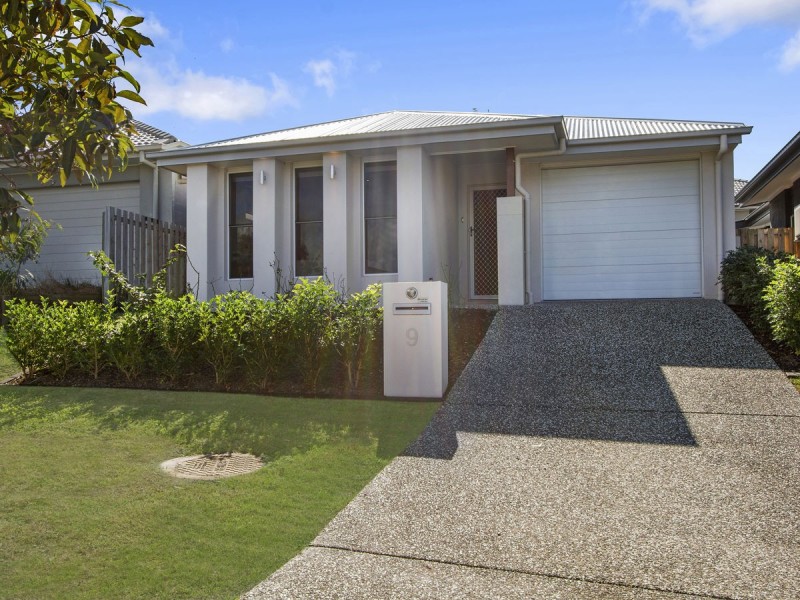 9 Gresswell Crescent, Upper Coomera QLD 4209