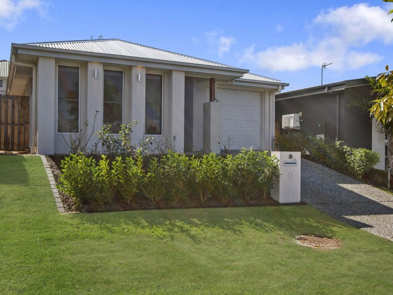 9 Gresswell Crescent, Upper Coomera QLD 4209