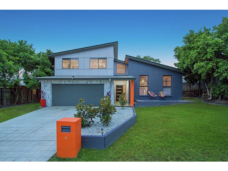 8 Cobb & Co Drive, Oxenford QLD 4210