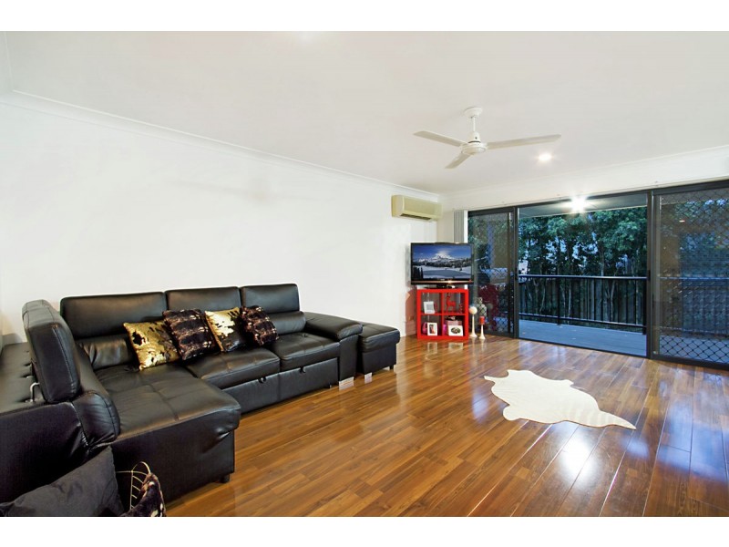 8 Cobb & Co Drive, Oxenford QLD 4210