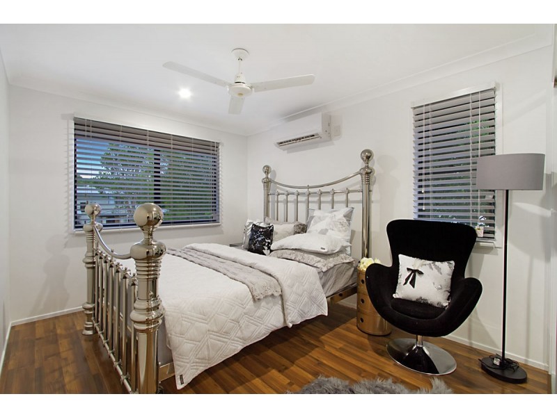 8 Cobb & Co Drive, Oxenford QLD 4210