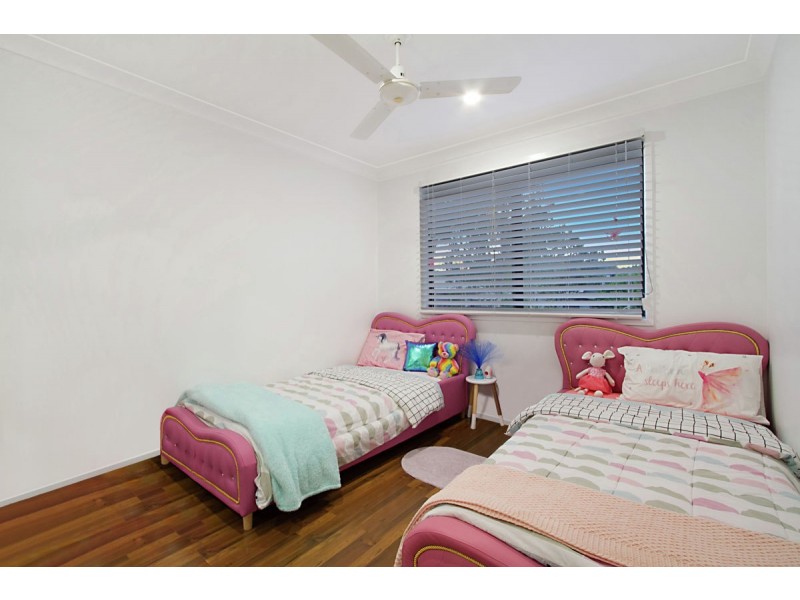 8 Cobb & Co Drive, Oxenford QLD 4210