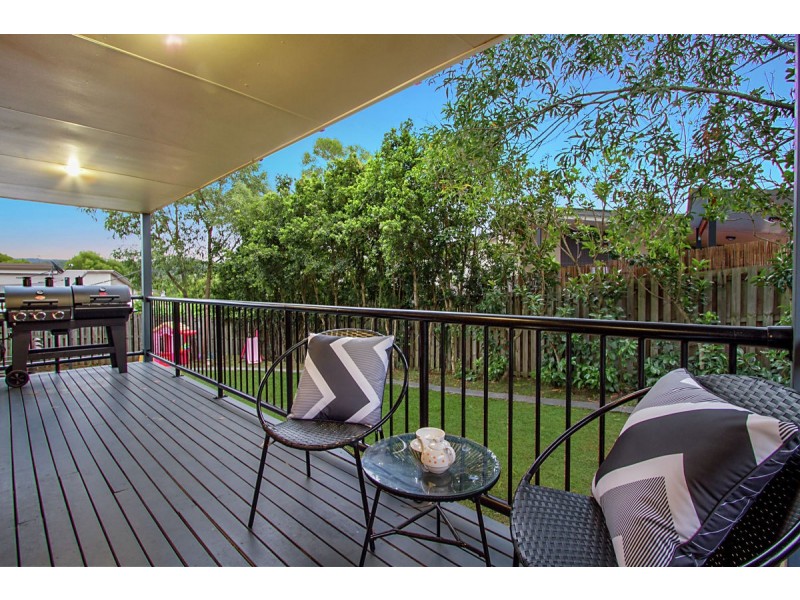 8 Cobb & Co Drive, Oxenford QLD 4210