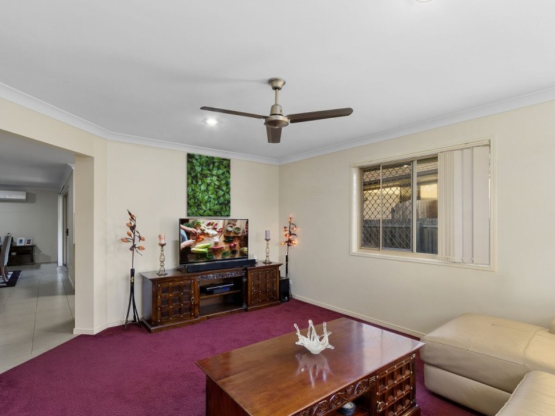 15 Shawnee Crescent, Pimpama QLD 4209