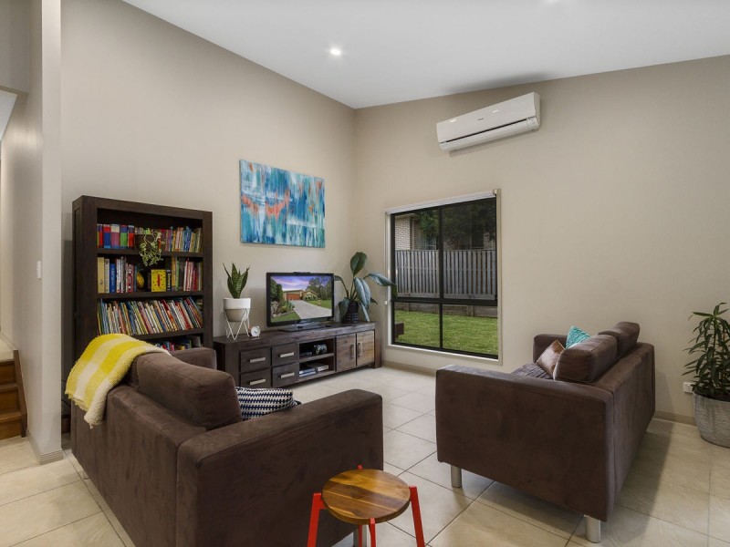 1 Jonathan Street, Upper Coomera QLD 4209