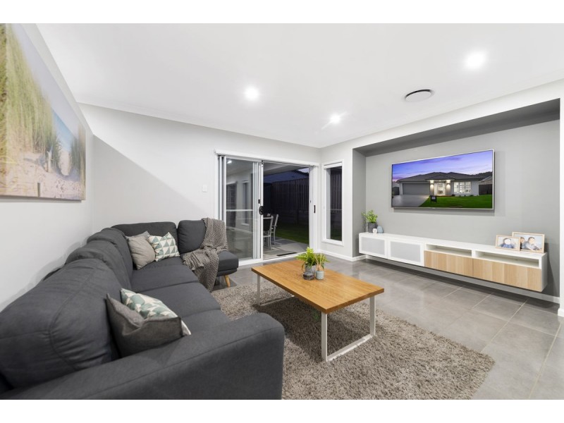 1 Kintore Lane, Upper Coomera QLD 4209