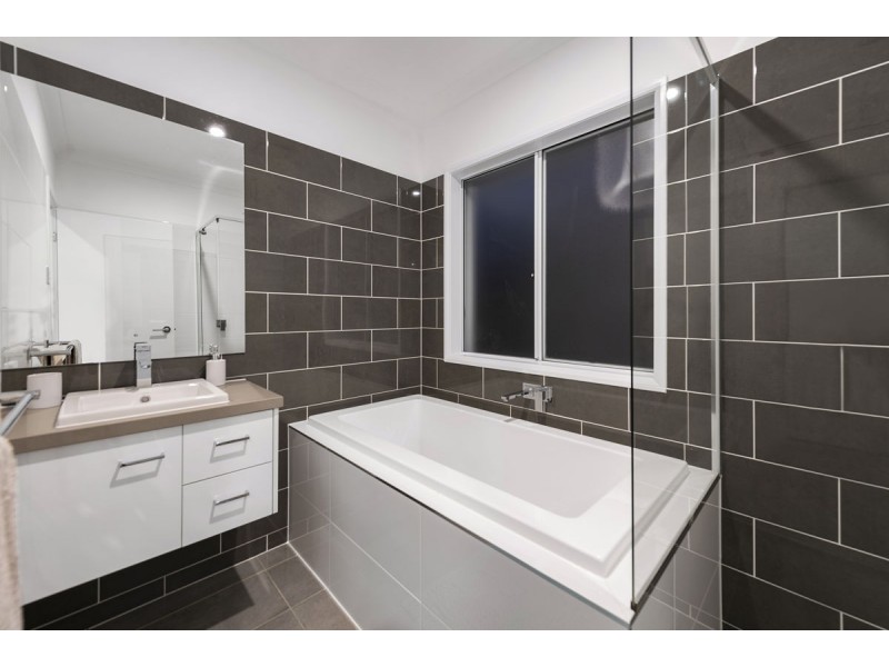 1 Kintore Lane, Upper Coomera QLD 4209