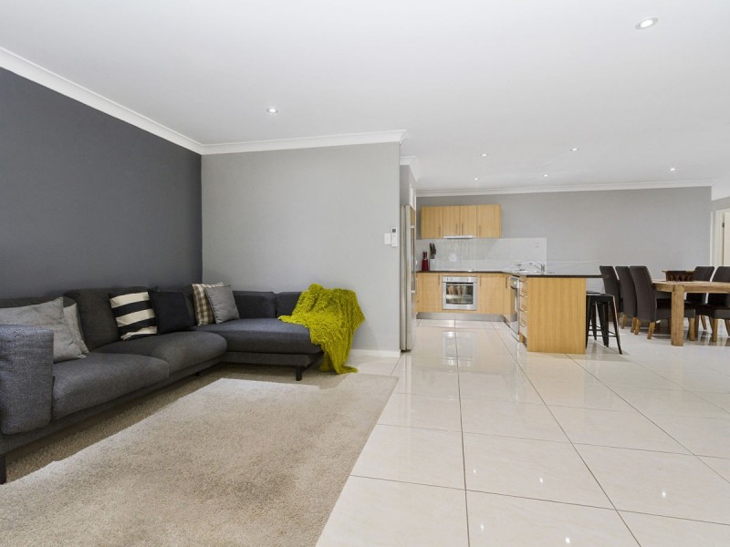 1/60 Aldgate Crescent, Pacific Pines QLD 4211