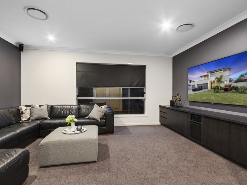 121 The Peninsula, Helensvale QLD 4212