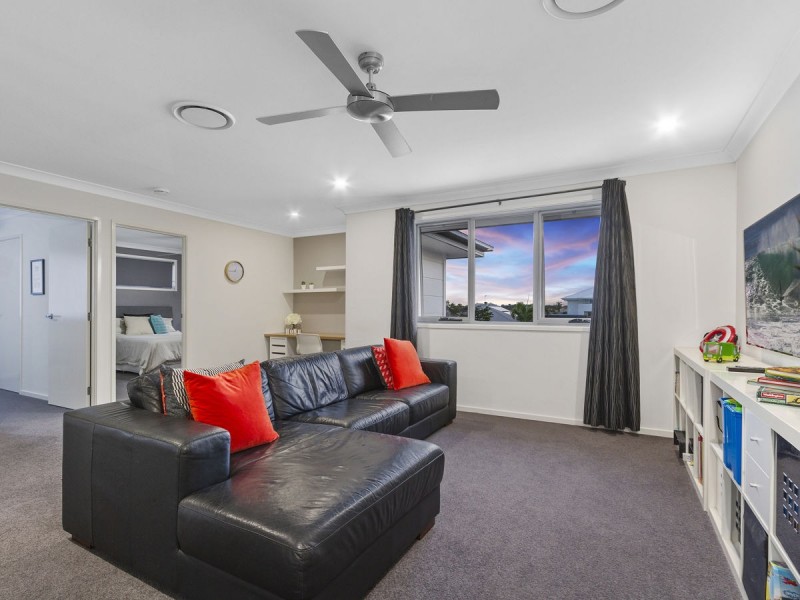 121 The Peninsula, Helensvale QLD 4212