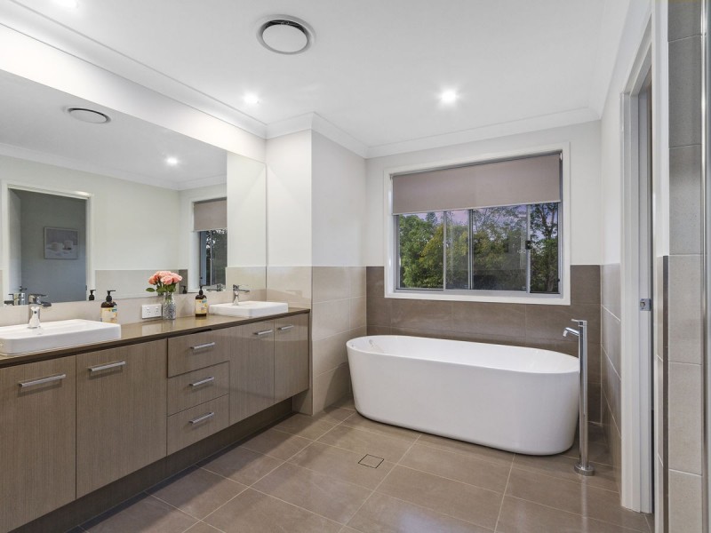 121 The Peninsula, Helensvale QLD 4212