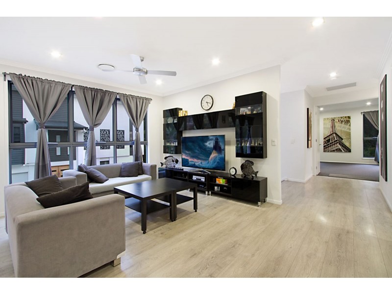 30 Aston Street, Upper Coomera QLD 4209