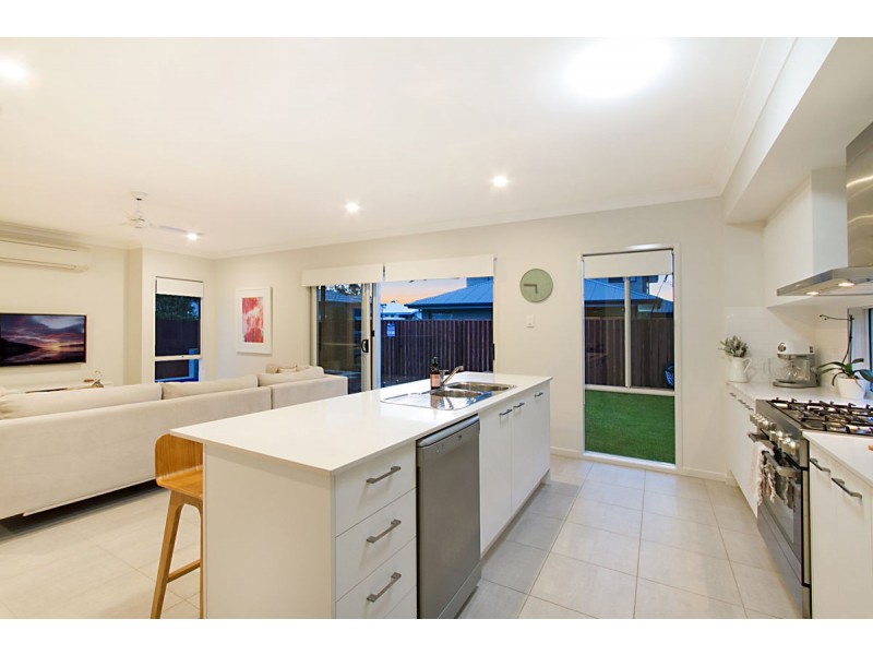 21 Gainsborough Drive, Pimpama QLD 4209