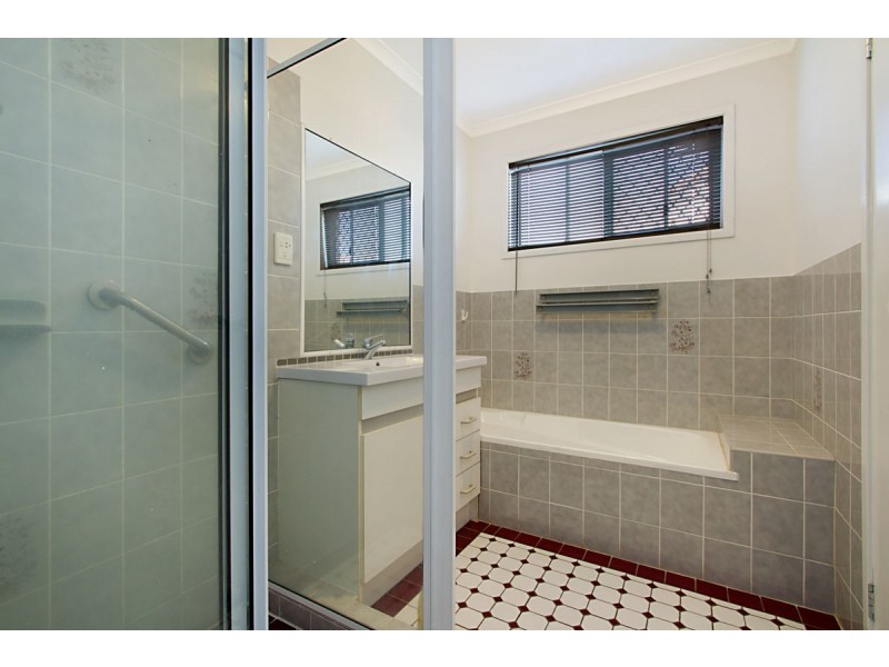2/16 River Oak Drive, Helensvale QLD 4212