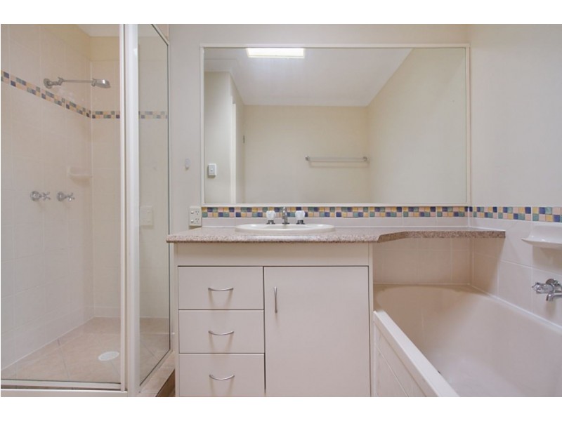 18 Billinghurst Crescent, Upper Coomera QLD 4209