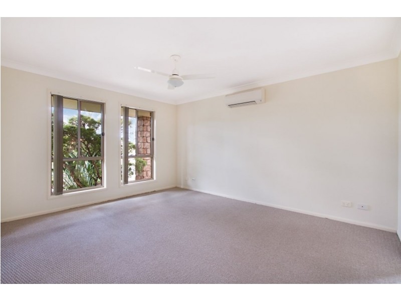 18 Billinghurst Crescent, Upper Coomera QLD 4209