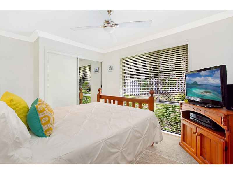24 Antipodes Close, Pacific Pines QLD 4211