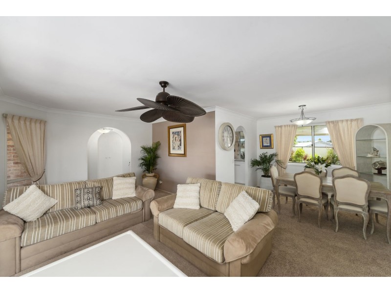 7 Balwyn Court, Arundel QLD 4214