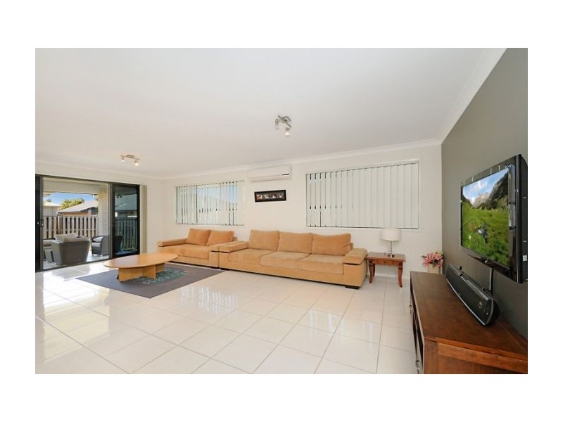 206 Billinghurst Cres, Upper Coomera QLD 4209