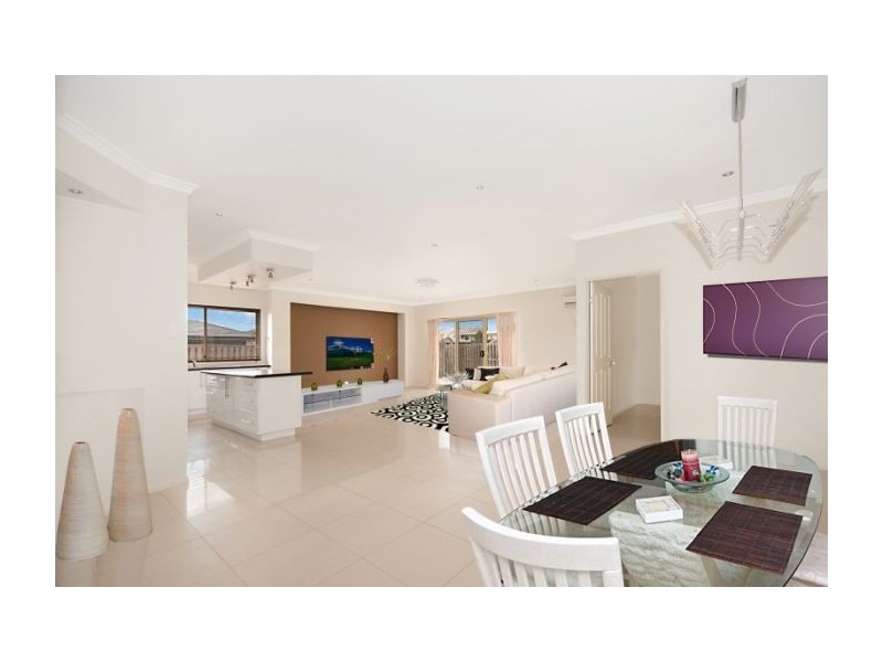 8 Bader Rd, Upper Coomera QLD 4209