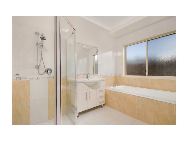 8 Bader Rd, Upper Coomera QLD 4209