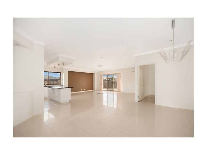 8 Bader Rd, Upper Coomera QLD 4209