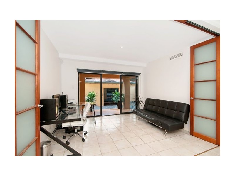 3284 Palladian Dr, Hope Island QLD 4212