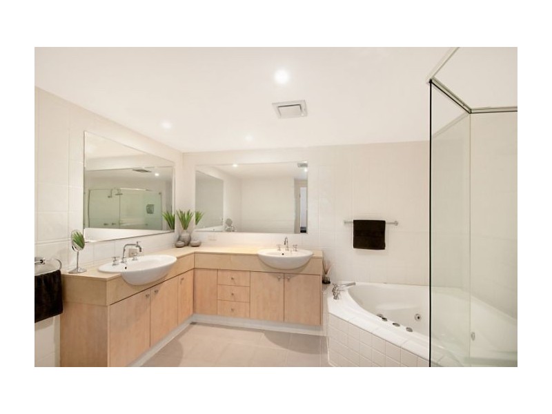 3284 Palladian Dr, Hope Island QLD 4212