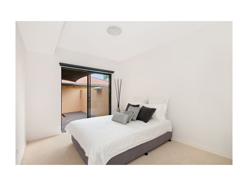 3284 Palladian Dr, Hope Island QLD 4212