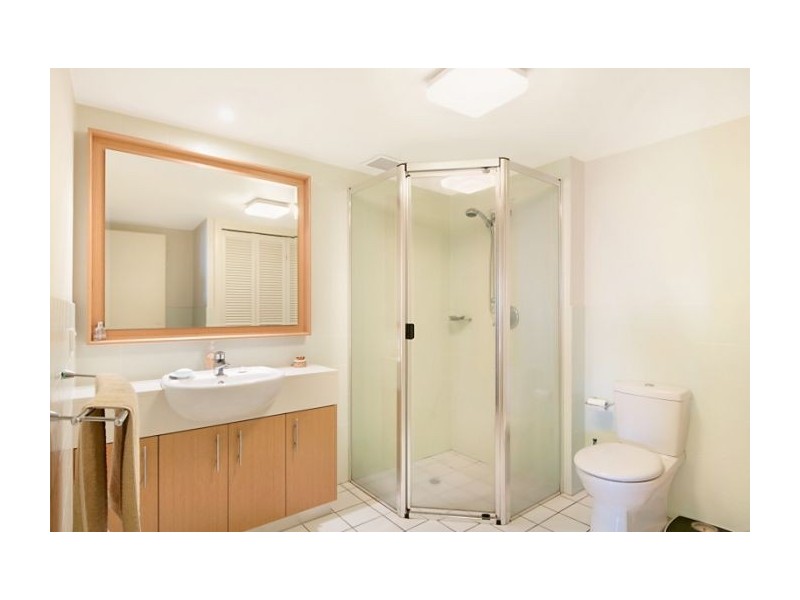 8403 Magnolia Dr East, Hope Island QLD 4212