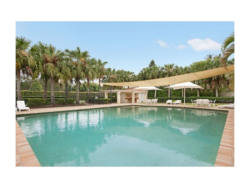 8403 Magnolia Dr East, Hope Island QLD 4212