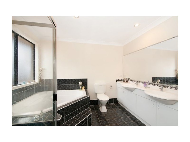 11 Jacob Ct, Upper Coomera QLD 4209